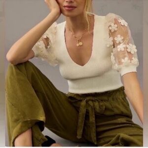 Anthropologie Floral appliqué Top Ivory L
